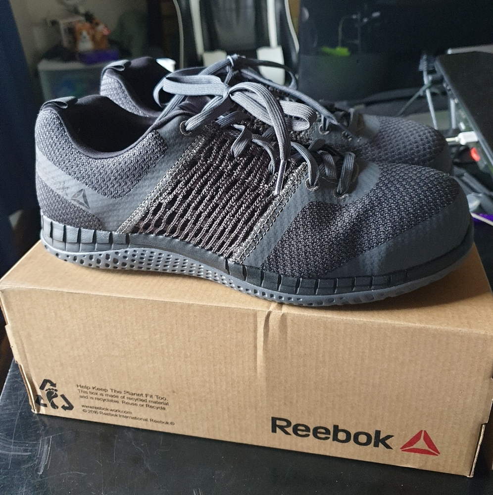🛑SOLD Reebok men's work sneakers
